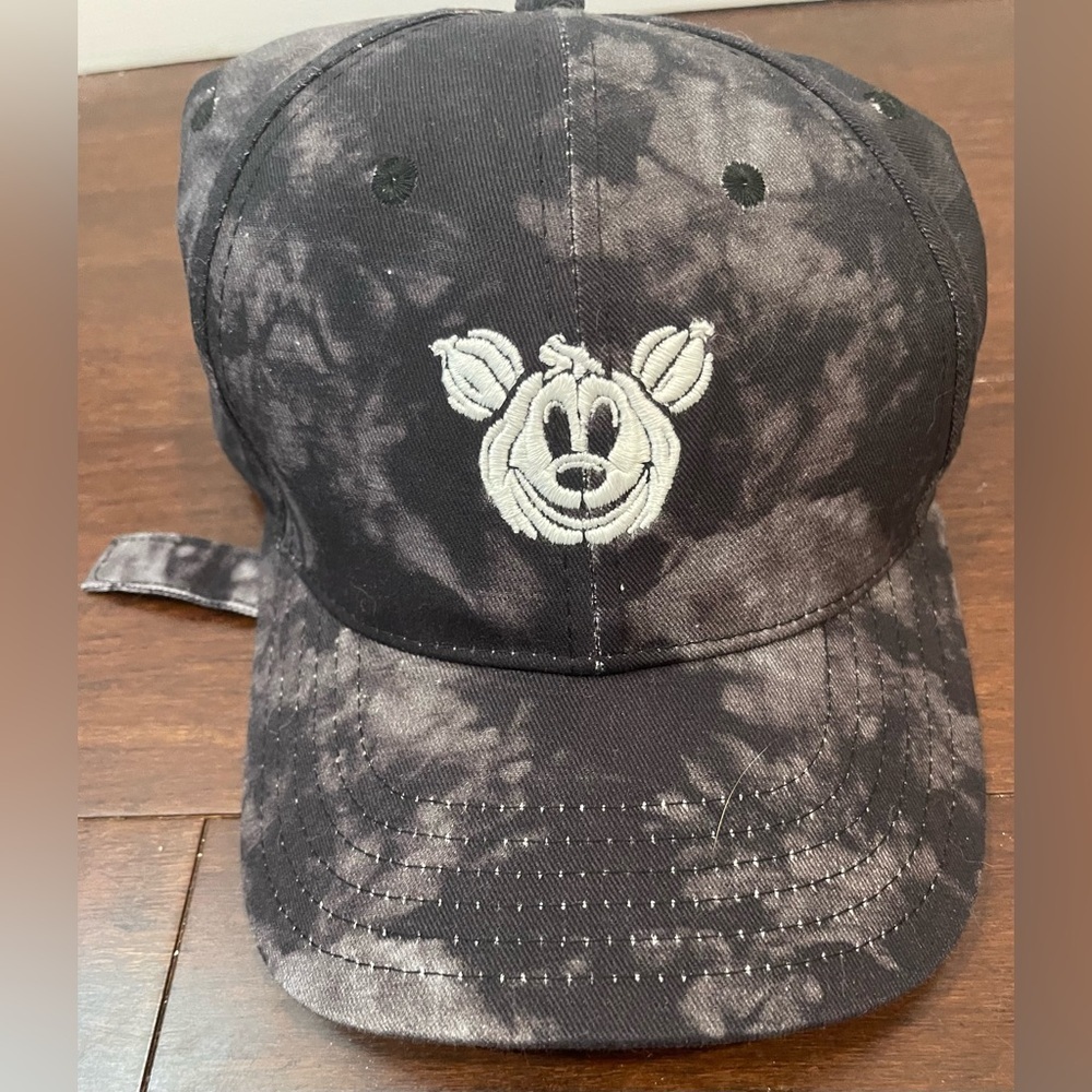 NWT Mickey Mouse Jack-o'-Lantern Glow-in-the-Dark Baseball Cap for Adults